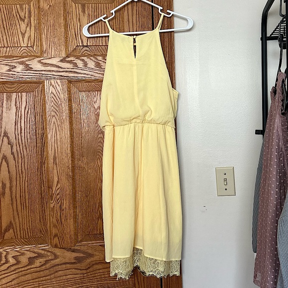 Francesca Summer Dress 💲BUNDLE AND SAVE BIG💲 - Picture 2 of 3